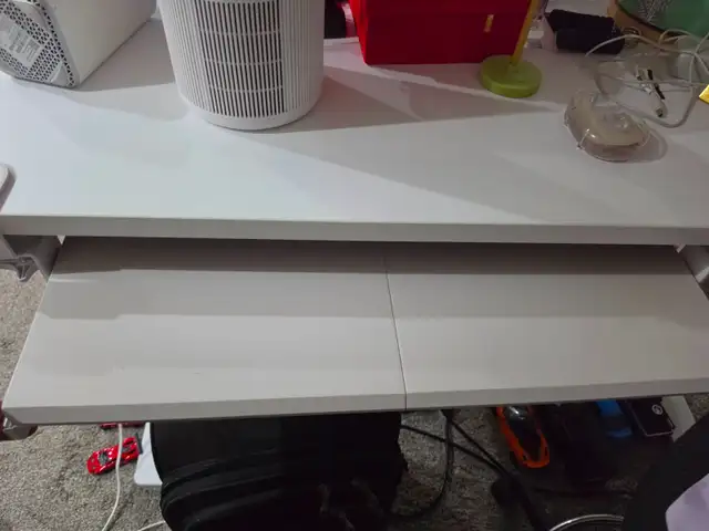 White Adjustable Standing Desk in Desks in Ottawa - Image 4