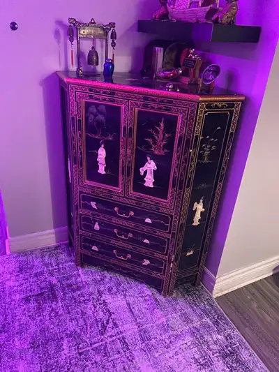 À vendre : superbe cabinet de style Chinoiserie (armoire de mariage/bar) en laque noire, très bien e...