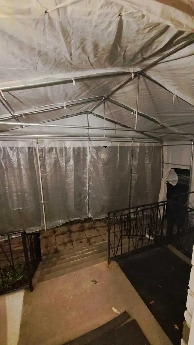 Tempo Car Shelter 12ftx20ft double in Outdoor Tools & Storage in West Island - Image 4