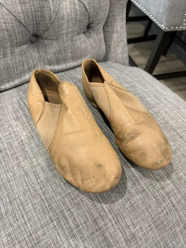 Dance shoes!! Ballet and jazz! in Kids & Youth in Oshawa / Durham Region - Image 6
