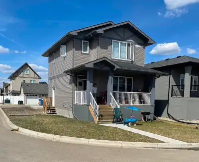 Beautiful spacious 1 bedroom legal basement suite with private entrance. This suite offers full size...