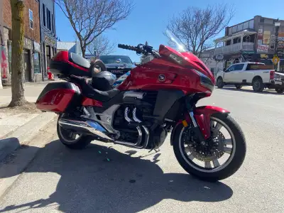 Excellent and comfortable highway riding. - custom Corbin seat - decent rear tire, may need new fron...