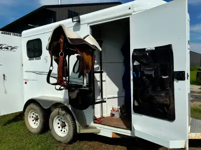 Excellent condition, tandem torsion axles, steel-framed aluminum-skinned trailer, aerodynamic front,...