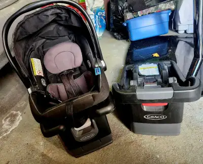 Graco SnugRide 35 Lite LX infant Car seat + base, View more