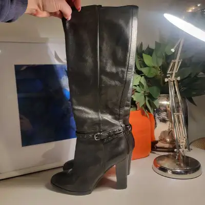 Womens Coach Leather Zipped Boots- Size 9, View more