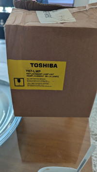 Toshiba Y67-LMP replacement lamp