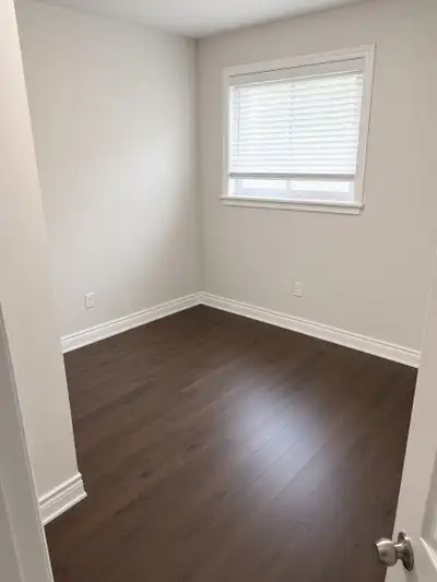 1 bedroom(90 sqft) in main floor is available oct 1st. I can arrange bed or other furniture if requi...