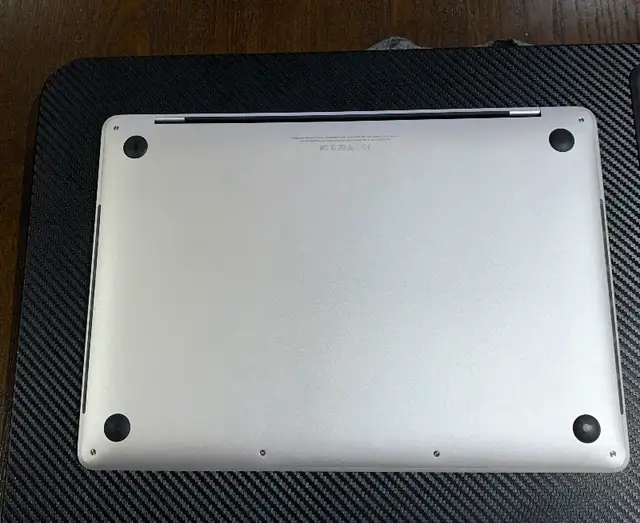 MacBook Pro 13" Retina display with Touch Bar and Touch ID62854390716290124