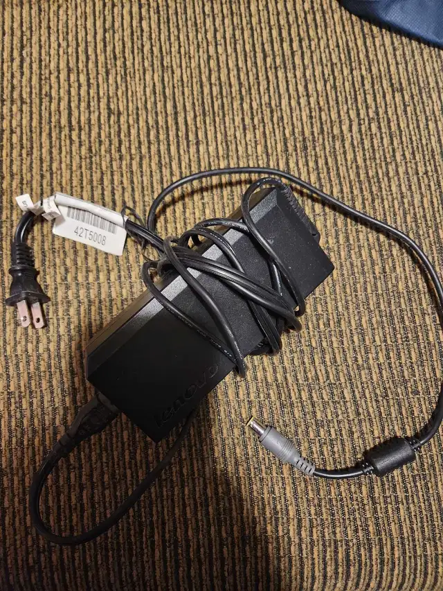 Lenovo Laptop Adapter  in Laptop Accessories in Windsor Region - Image 2