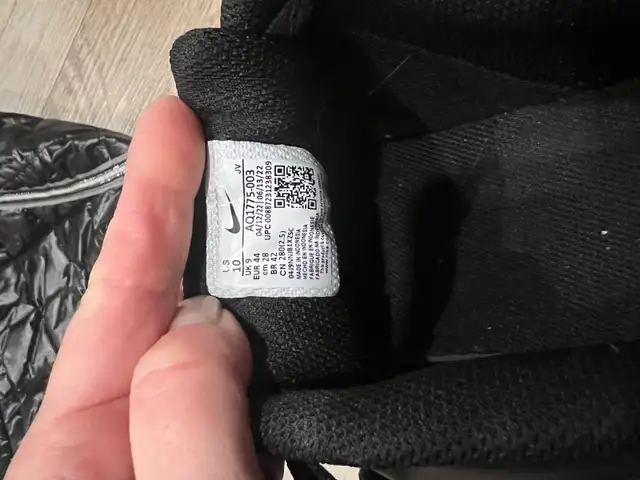 MENS BLACK NIKE SNEAKERS  in Men's Shoes in Edmonton - Image 5