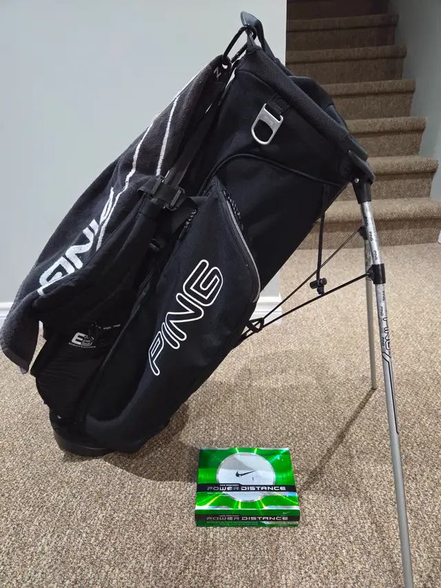 Ping 4 Series E2 Lightweight Golf Stand/Carry Bag, Towel, Balls in Golf in Petawawa - Image 3