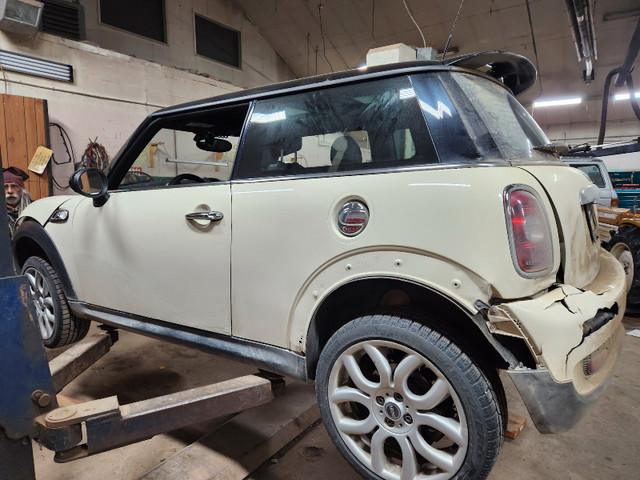 PARTING OUT- 2009 MINI COOPER S in Other Parts & Accessories in Regina - Image 2