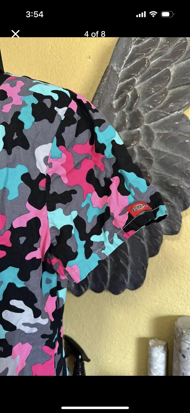 Dickies Camo Scrub Shirt in Women's - Tops & Outerwear in Edmonton - Image 4