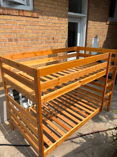Toddler Bunk Bed Good shape Mattresses not included