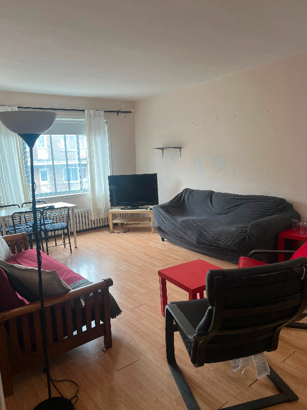 Fully furnished room available for summer sublet dans Chambres à louer et colocs  à Ville de Montréal - Image 2
