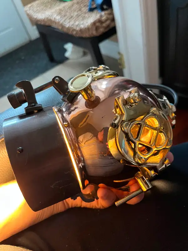 Unique Divers Copper Helmet Table Lamp in Indoor Lighting & Fans in New Glasgow - Image 3