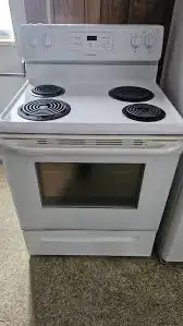 cuisinière fonctionne 135$ possibilité livraison , View more