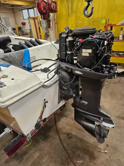 Hi have a 1976 mercury 85hp parts engine forsale, had the carbs redone recently, it's missing the bo...