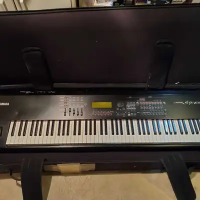 Yamaha S90 ES keyboard (discontinued), 88 weighted keys, professional-grade Motif ES sound engines....