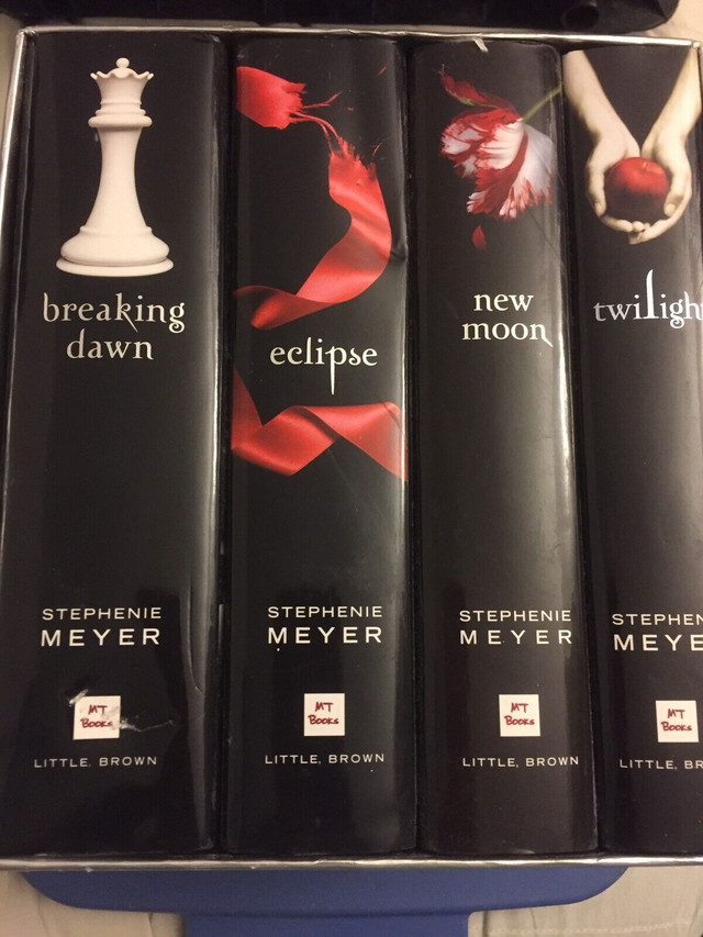 Breaking dawn the saga complete set hardcover  in Fiction in City of Toronto