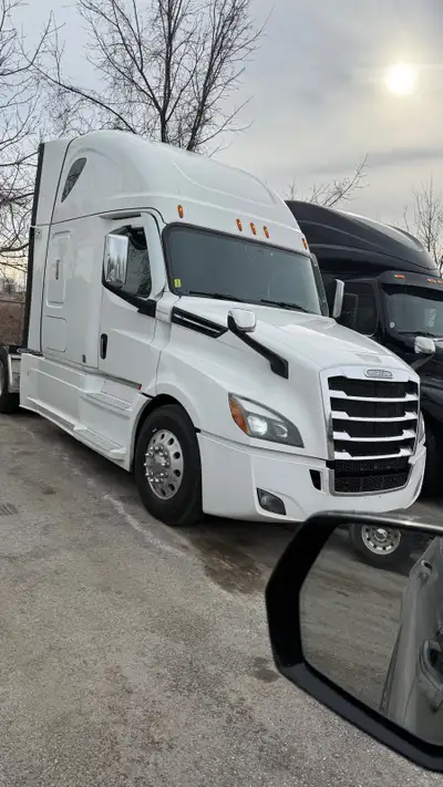 HIRING HEAVY TRUCK MECHANIC , View more