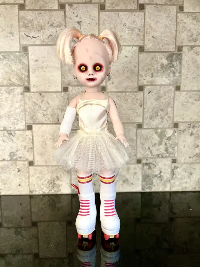 Living Dead Dolls - Lulu in Arts & Collectibles in Oshawa / Durham Region - Image 2