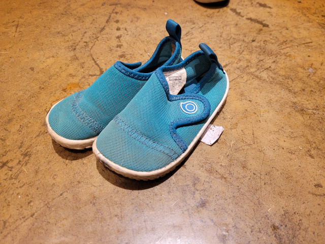 Chaussures enfant 2 à 4 ans dans Enfants et jeunesse  à Ville de Montréal - Image 3