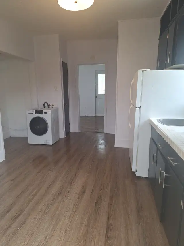 2 bedroom apartment in summerside in Long Term Rentals in Summerside - Image 5