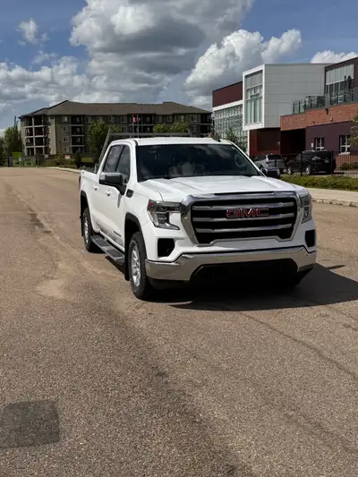2019 GMC Sierra 1500 SLE 4x4 $19,000 Selling my 2019 GMC Sierra 1500 SLE 4x4. Truck runs and drives,...