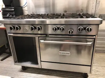 GARLAND G48-8RS PROPANE 8 BURNER/OVEN RANGE / BOTTOM STORAGE, View more