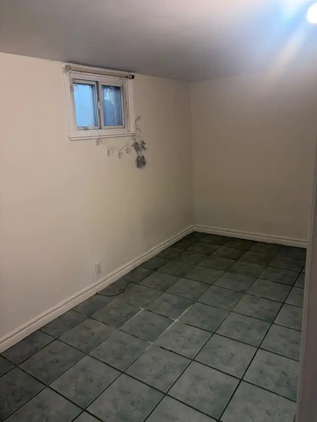 ROOM AVAILABLE FOR RENT - NOVEMBER 1ST in Room Rentals & Roommates in City of Toronto - Image 4