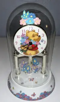 Disney Winnie L'ourson Anniversaire Horloge Verre Dôme Papillons