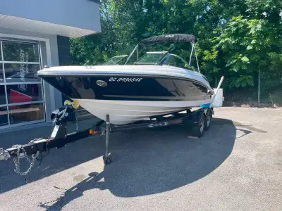 Sea-Ray SLX 210, 2013 excellente condition. 112 heures d’utilisation Un seul propriétaire