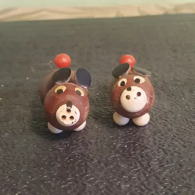 Vintage Wood and Leather Mice - Salt & Pepper Shakers *Fair vintage condition ---- small scratches/s...