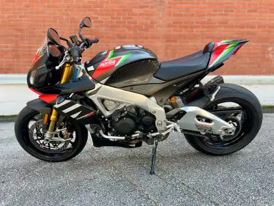 2020 Aprilia Tuono V4 1100 Factory 2nd Owner, 18xxx kms (still riding) Great condition, no accidents...