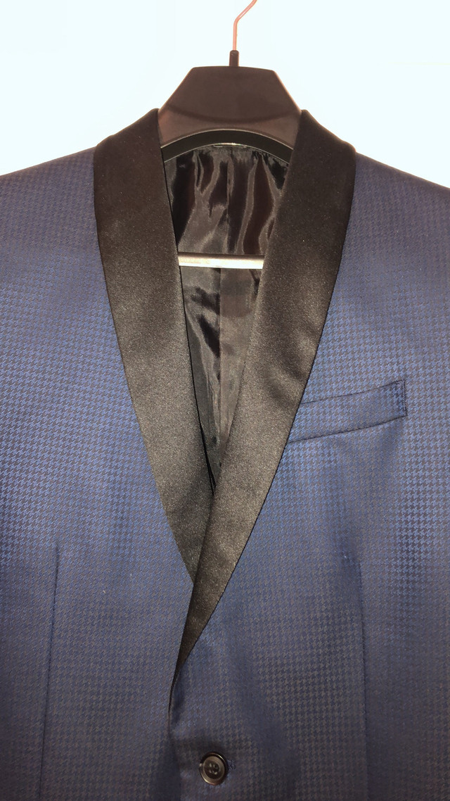 Tuxedo Jacket - 40 regular slim in Men's in St. Catharines - Image 3