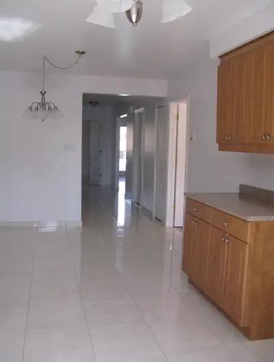 Magnifique logement, rénover et très propre, Rénove avec des matériaux de qualité Le logement situé...