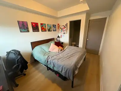 Private Bedroom + Bathroom Lease Takeover – Available August Private bedroom and private bathroom av...