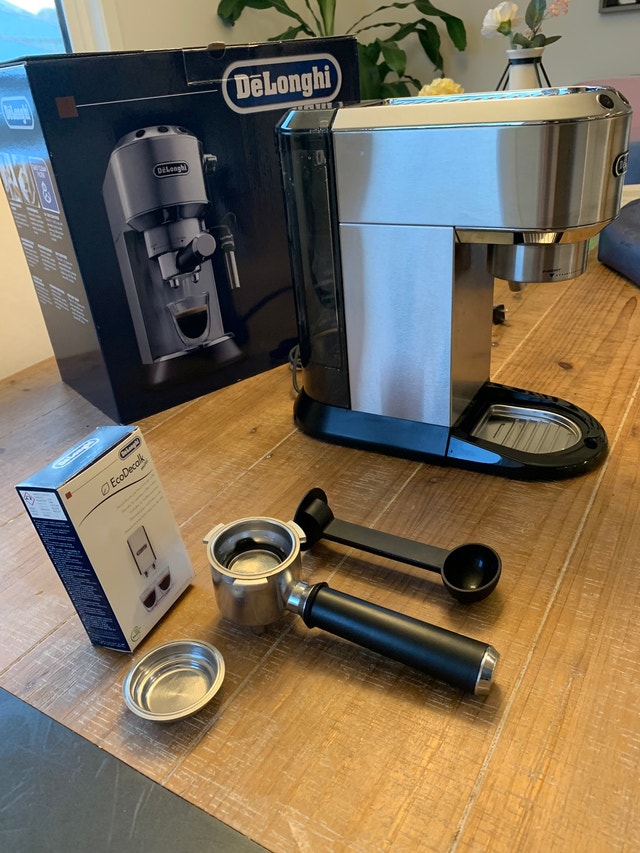De'Longhi EC685M Espresso Machine Coffee Makers Edmonton Kijiji
