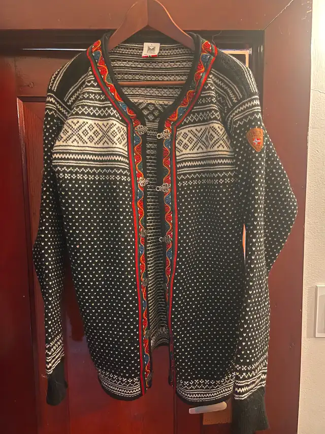 DALE OF NORWAY Men’s sweater never worn! in Men's in Belleville - Image 3