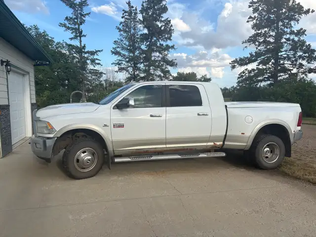 2010 Dodge Ram 3500 Laramie Dually
