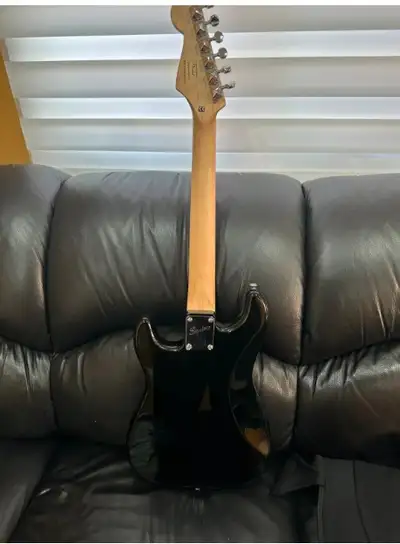Fender Squier Mini, View more