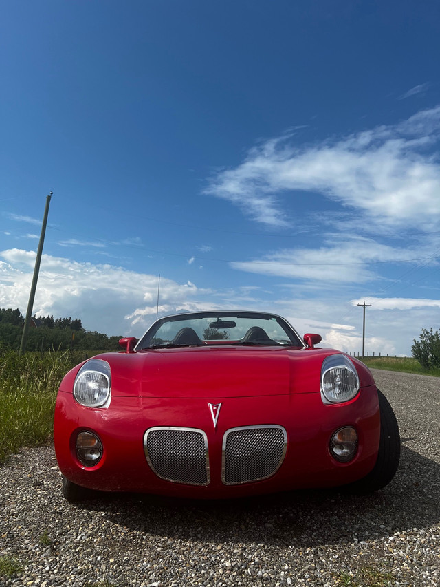 2006 Pontiac Solstice  in Cars & Trucks in Lethbridge - Image 3