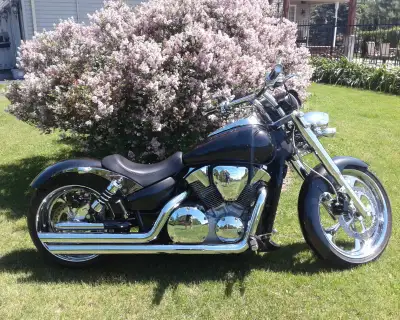 As much as I love this bike, I promised my wife I'd sell one of my toys. She doesn't know it yet, bu...