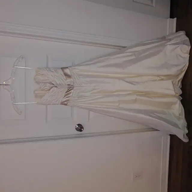 Robe de mariage 4 Paloma Blanca wedding dress in Wedding in Gatineau - Image 3