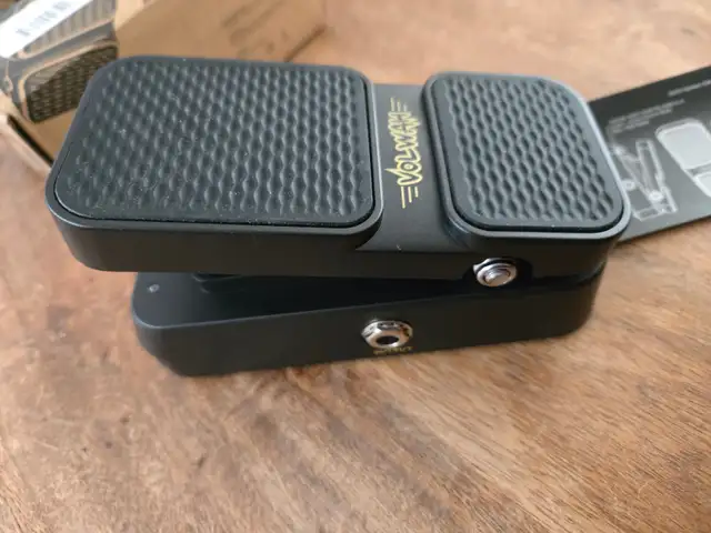 SONICAKE VolWah Active Volume & Wah Pedal in Amps & Pedals in City of Toronto - Image 2