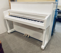 Magnifique piano Savaria Hybride blanc poli chez Bessette