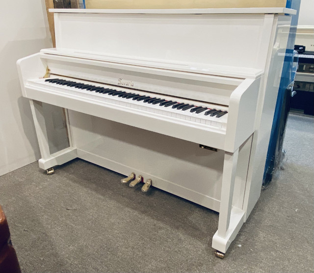 Magnifique piano Savaria Hybride blanc poli chez Bessette dans Pianos et claviers  à Ouest de l’Île