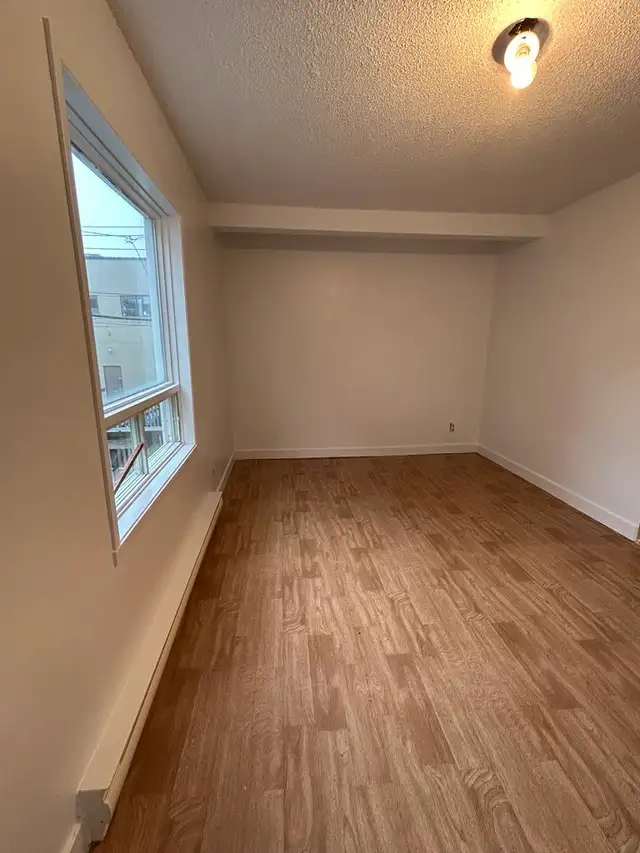 4 1/2 à louer, centre-ville de Rouyn-Noranda avec stationnement