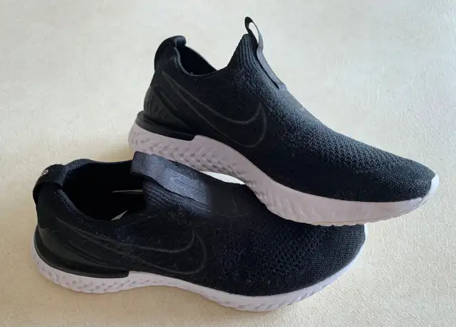 Women’s Nike Running Athletic Sneakers in Women's - Shoes in Kitchener / Waterloo - Image 5